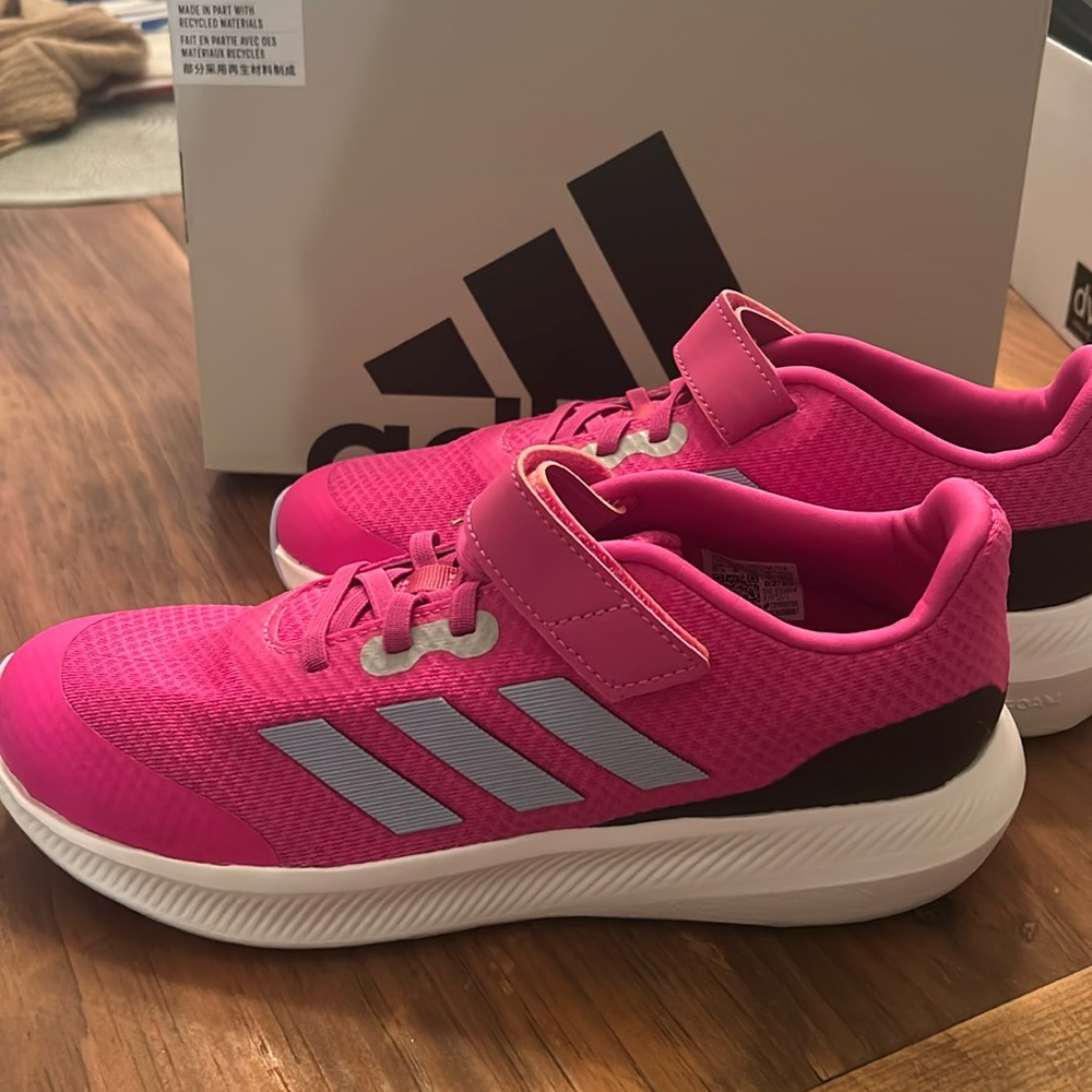 Adidas Big kids size 5.5 new in box